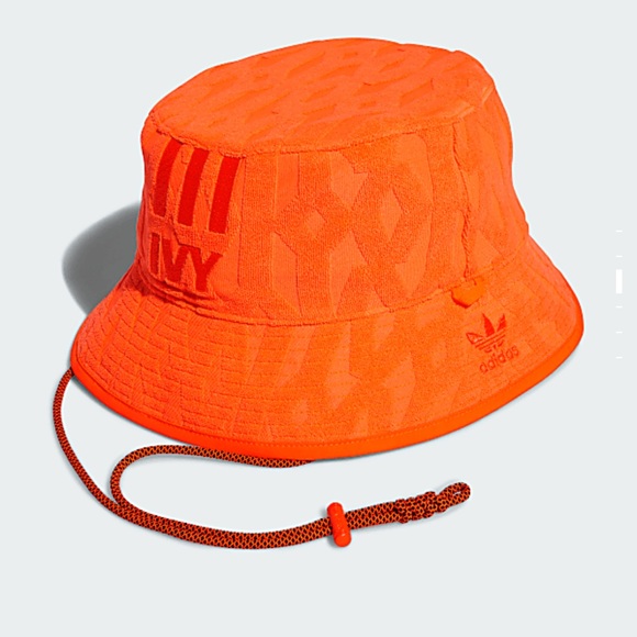 IVY PARK Accessories - NWT IVY PARK x Adidas Flex reversible bucket hat